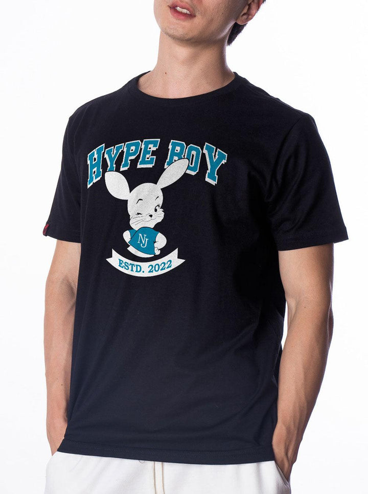 Camiseta NewJeans Hype Boy DoisL - Cápsula Shop