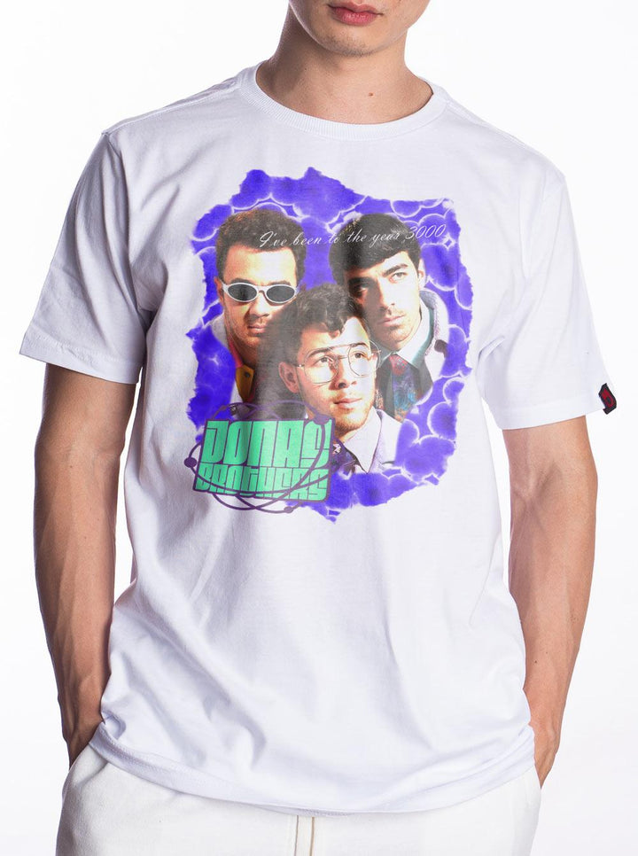 Camiseta Jonas Brothers Year 3000 DoisL - Cápsula Shop