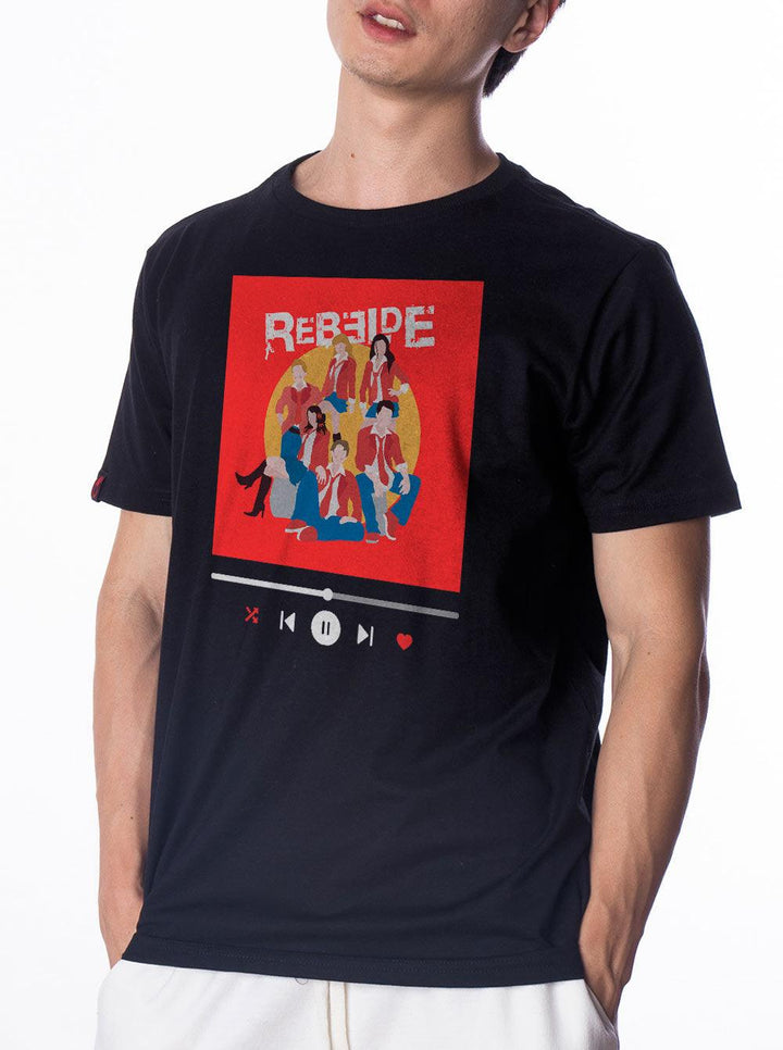 Camiseta Rebelde Rebobina - Cápsula Shop