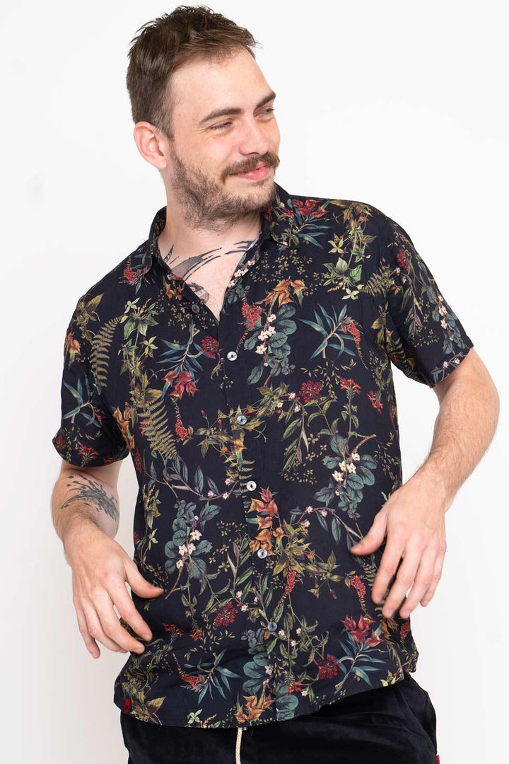 Camisa Floral Escura - Cápsula Shop