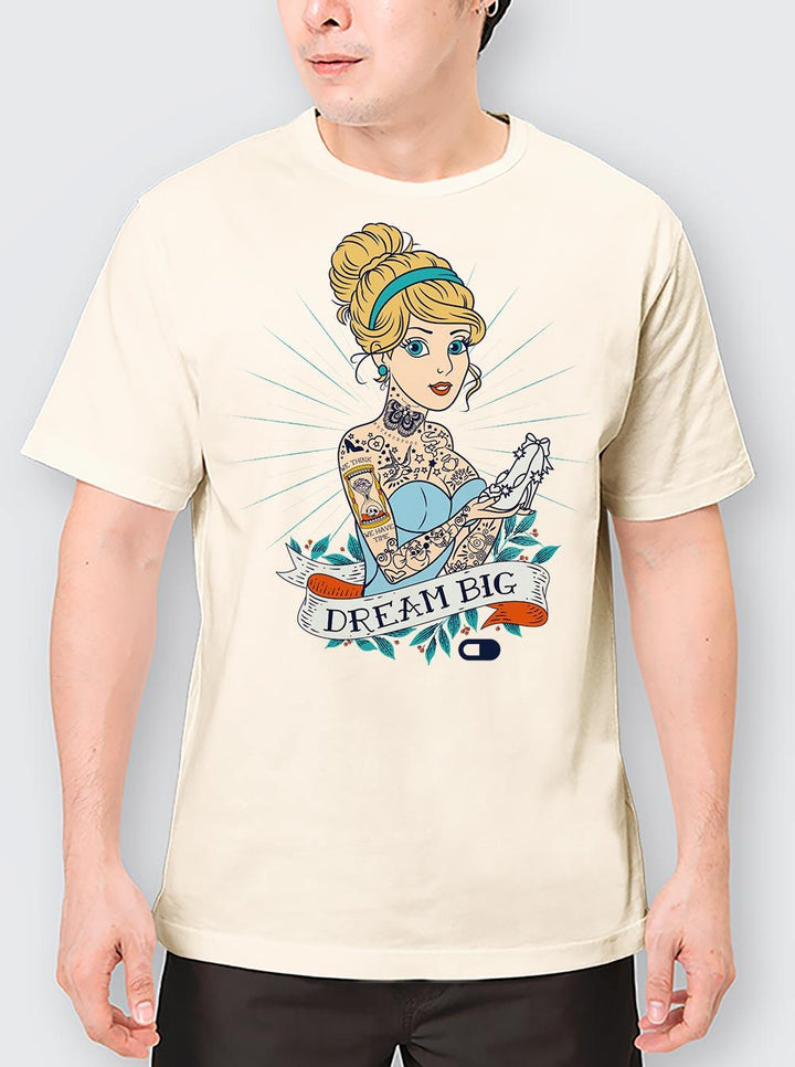 Camiseta Princesas Cinderela Tatuada Raluke - Cápsula Shop