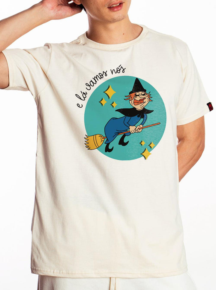 Camiseta Bruxinha Pica Pau Joga Pedra na Geni - Cápsula Shop