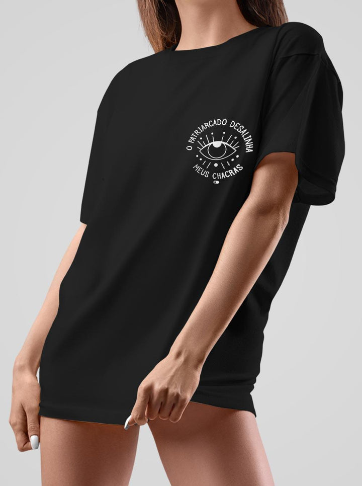 Camiseta O Patriarcado Desalinha Meus Chacras - Cápsula Shop