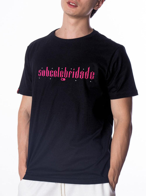 Camiseta Subcelebridade Laura Seraphim - Cápsula Shop