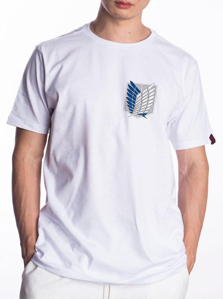Camiseta Attack On Titan Brasão - Cápsula Shop