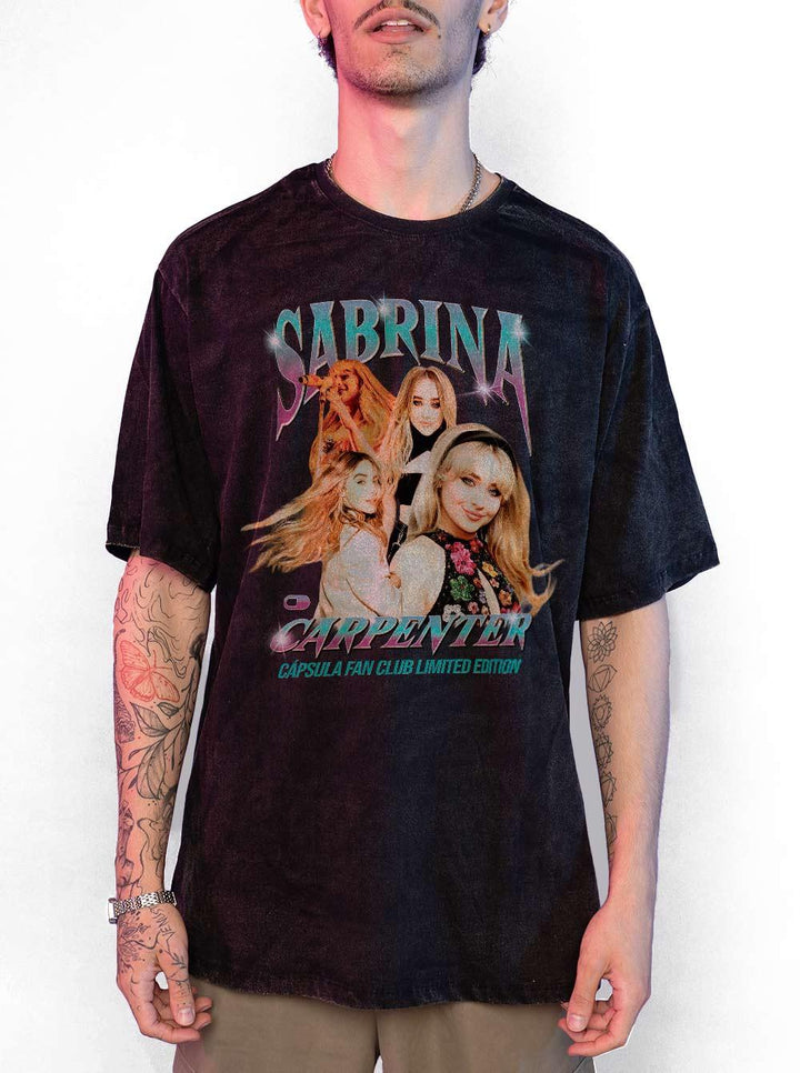 Camiseta Estonada Sabrina Carpenter Fan Club - Cápsula Shop