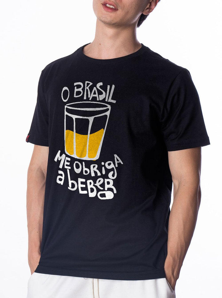 Camiseta O Brasil Me Obriga A Beber Carnaval - Cápsula Shop